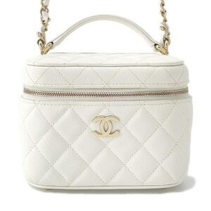 Pre Loved chanel Women White Shoulder Bags